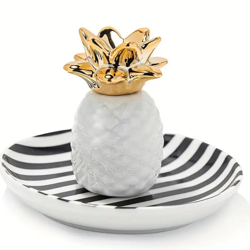 Gold and White Pineapple Ring Holder